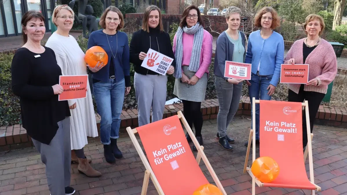 planen aktionen zum weltfrauentag und gegen gewalt von links integrationsbeauftragte ute frankenfeld
