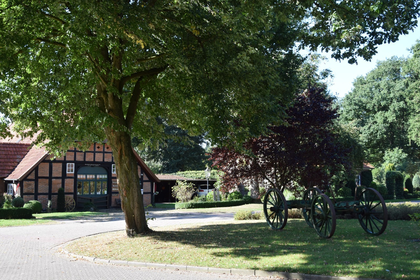 Dorfplatz in Sandhatten