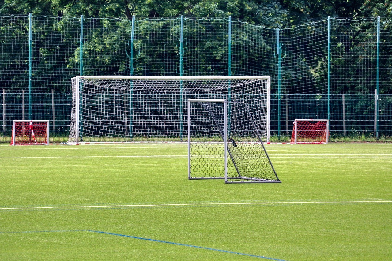 Tore auf einem Sportplatz